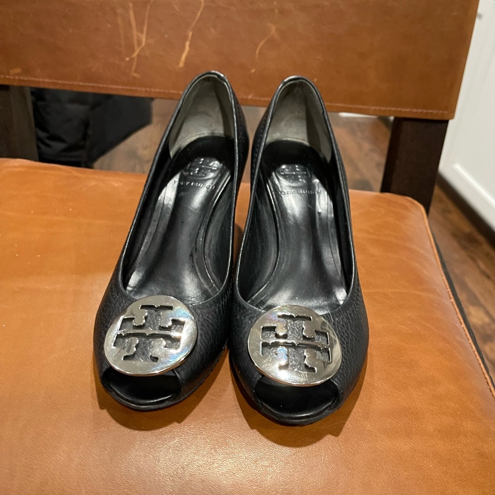 classic tory Burch wedges